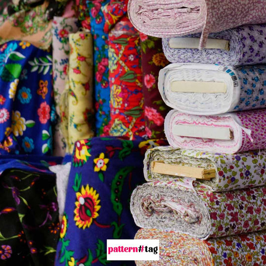 Poliestere vs Cotone: Qual è il Miglior Tessuto Personalizzabile?