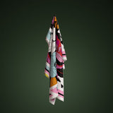 Foulard con fiori grandi rosa